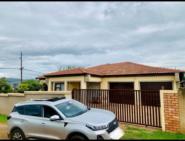 3 BEDROOM HOUSE FOR SALE IN HILLS VIEW